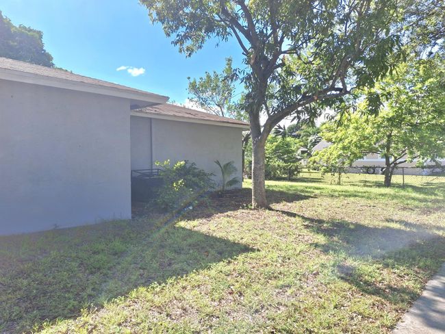 701 Nw 15 Th Ct, House other with 4 bedrooms, 2 bathrooms and null parking in Pompano Beach FL | Image 4