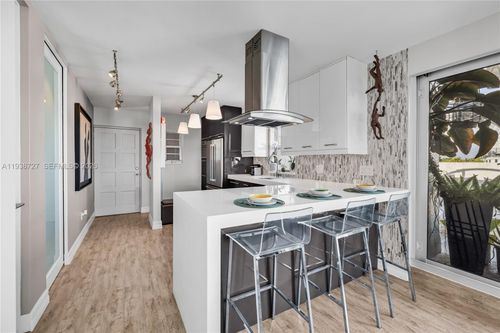 aph3-680 Ne 64th St, Miami, FL, 33138-6208 | Card Image