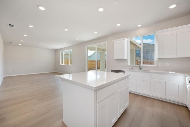 2337 Longmire Loop, House other with 4 bedrooms, 3 bathrooms and null parking in Roseville CA | Image 4