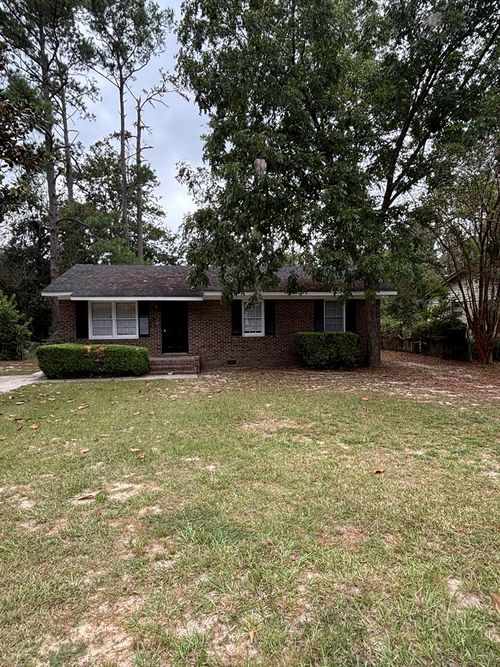 1733 Ricardo St, Valdosta, GA, 31601-3418 | Card Image