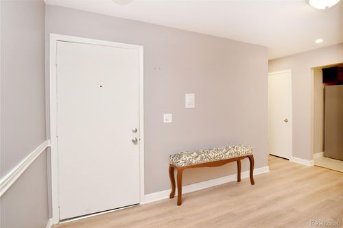 apt-13-2463 Mulberry Sq, Bloomfield Hills, MI, 48302-3404 | Card Image