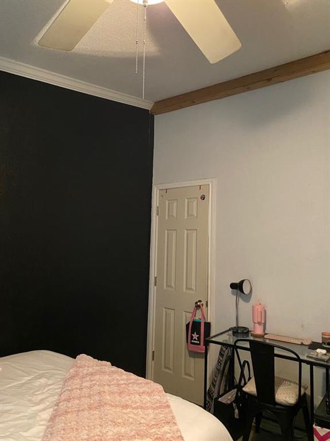 Black Wall in Front Bedroom 1 | Image 14