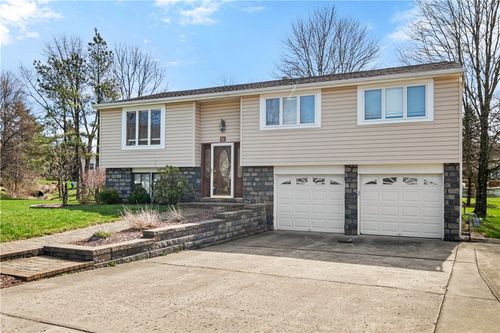 16 Wheatfield Dr, Cranberry Twp, PA, 16066-4080 | Card Image
