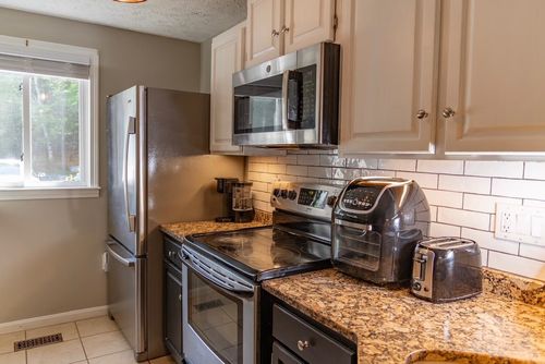 503 Eastview Dr, Wilton, NH, 03086-5966 | Card Image