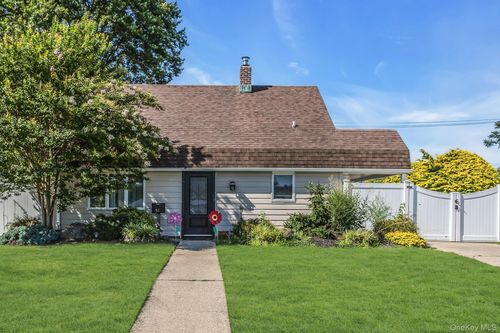 51 Butternut Ln, Levittown, NY, 11756-3011 | Card Image