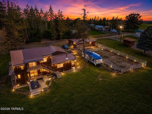 51 Deer Meadow Ln, Naches, WA, 98937-9436 | Card Image