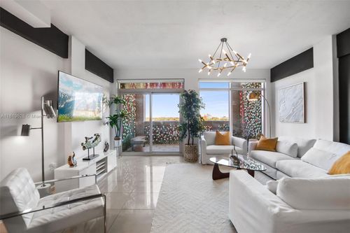 apt-550-3250 Ne 1st Ave, Miami, FL, 33137-4090 | Card Image