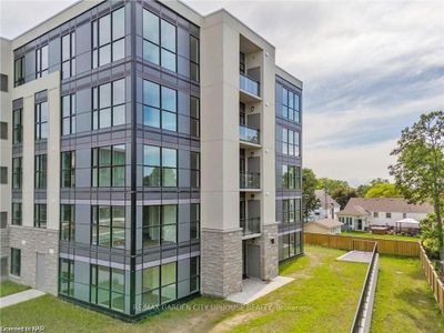 241 - 50 Herrick Ave, Condo with 2 bedrooms, 2 bathrooms and 1 parking in St. Catharines ON | Image 1