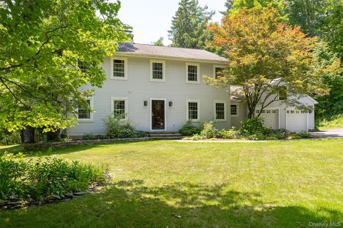 326 Mills Cross Road, Hyde Park, NY, 12580 | Card Image