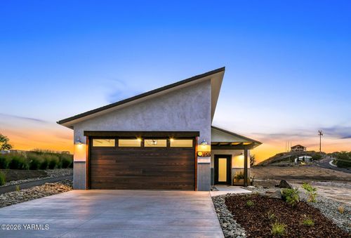 905 Verde Ln, Selah, WA, 98942-5907 | Card Image