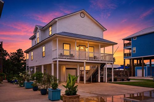 4044 Mindanao St, Bay St Louis, MS, 39520-7633 | Card Image
