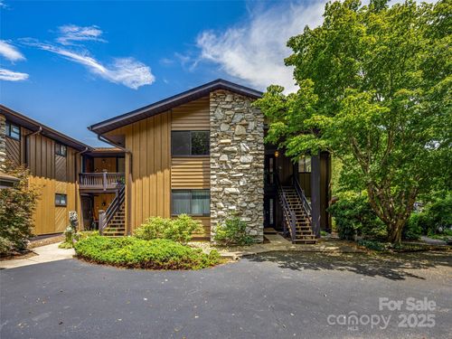 128 Country Ridge Rd, Hendersonville, NC, 28739-3906 | Card Image