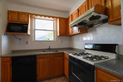 50-36 190th St, Fresh Meadows, NY, 11365-1210 | Card Image