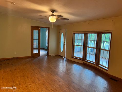 11192 Lake Rd, Otisville, MI, 48463-9716 | Card Image