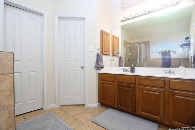 8803 Shuteye Peak, House other with 4 bedrooms, 2 bathrooms and null parking in Helotes TX | Image 15