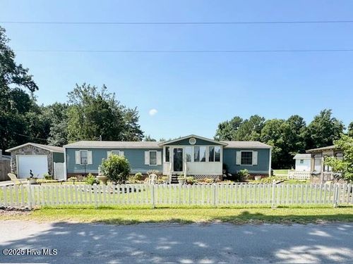 624 Harris St, Cove City, NC, 28523-9683 | Card Image