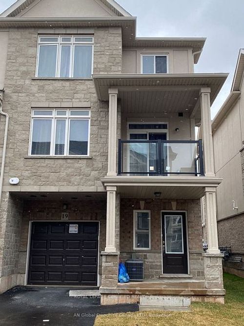 19-40 Zinfandel Dr, Stoney Creek, ON, L8E0L1 | Card Image