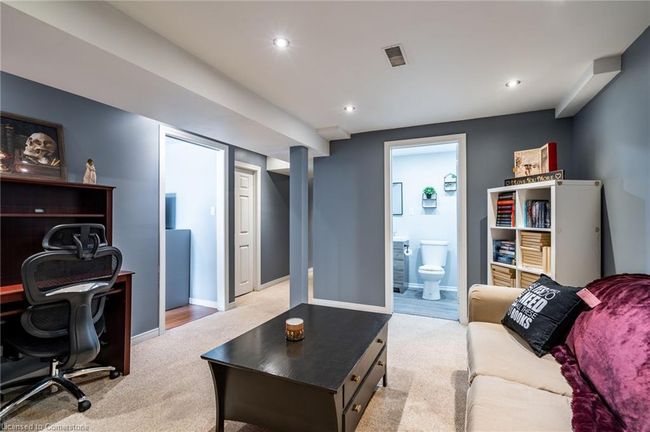 2 Bronte Crt, Townhouse with 4 bedrooms, 4 bathrooms and 3 parking in Dundas ON | Image 29