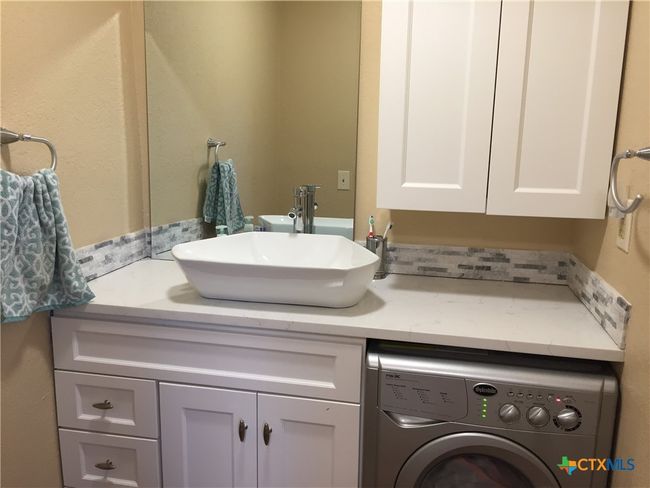APT-101 - 4841 Highway 35 N, Condo with 2 bedrooms, 1 bathrooms and null parking in Rockport TX | Image 11
