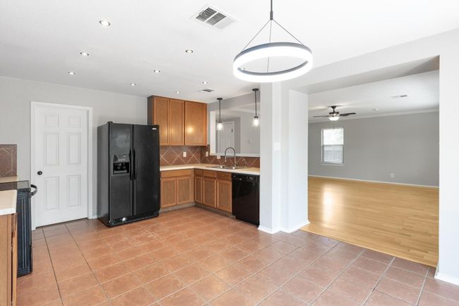 601 Abundance Ln, House other with 3 bedrooms, 3 bathrooms and 2 parking in Kyle TX | Image 11
