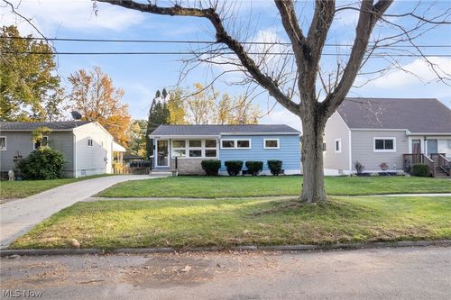 1098 Carnegie Ave, Akron, OH, 44314-1108 | Card Image