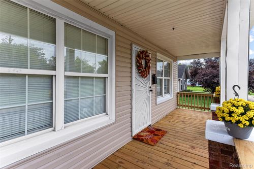 4472 French Rd, Detroit, MI, 48214-1533 | Card Image