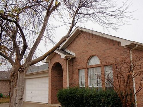 1908 Wild Valley Trl, Grand Prairie, TX, 75052-7492 | Card Image