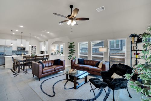 208 Claywood Dr, Glenn Heights, TX, 75154-7981 | Card Image