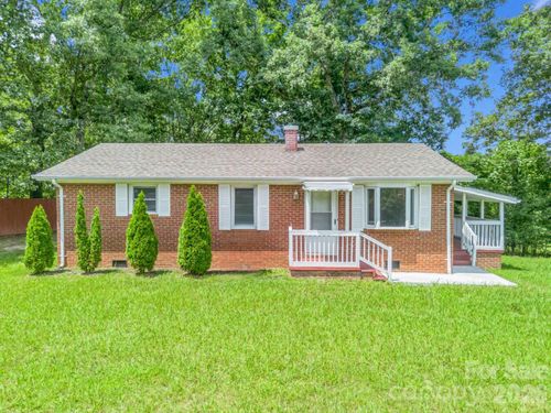 617 Harris Henrietta Rd, Forest City, NC, 28043-8679 | Card Image