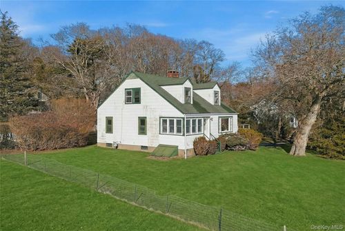 275 Munn Ln, Orient, NY, 11957-1011 | Card Image