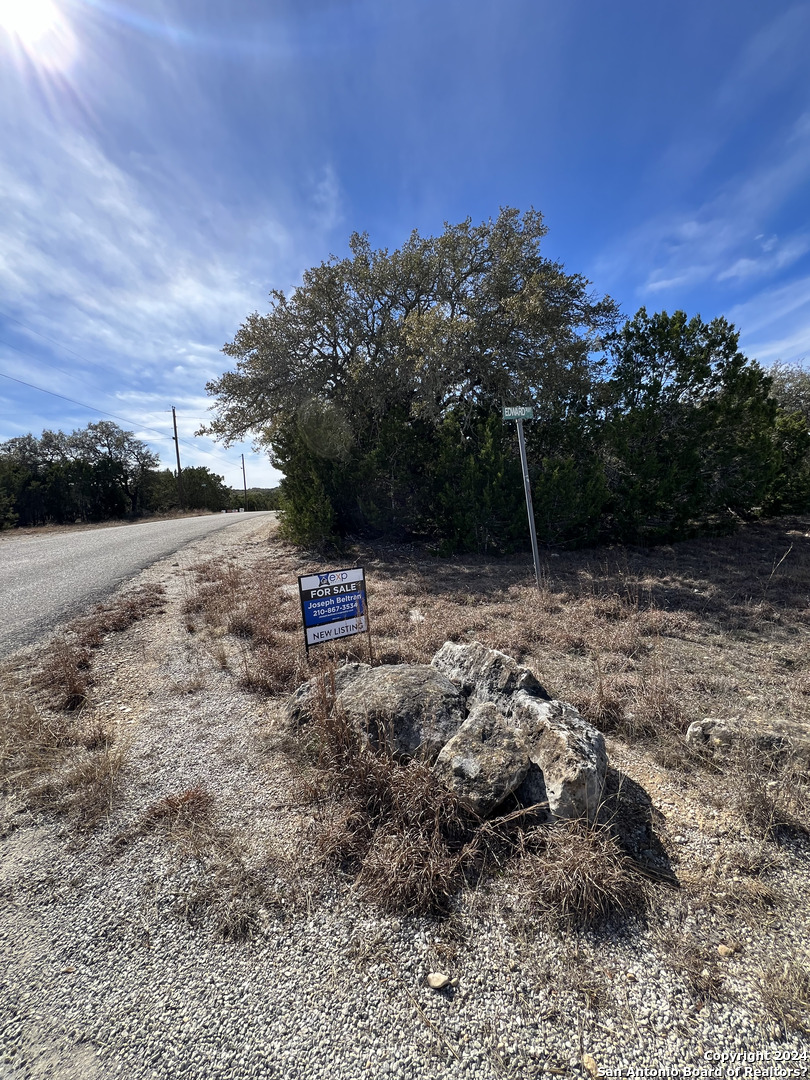 Land in Pipe Creek 4