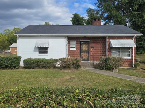 419 S Pearl St, Troy, NC, 27371-3325 | Card Image