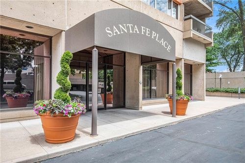 apt-305-2525 Main St, Kansas City, MO, 64108-2627 | Card Image