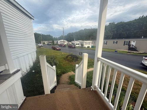 5 Sunrise Dr, Hershey, PA, 17033-1160 | Card Image