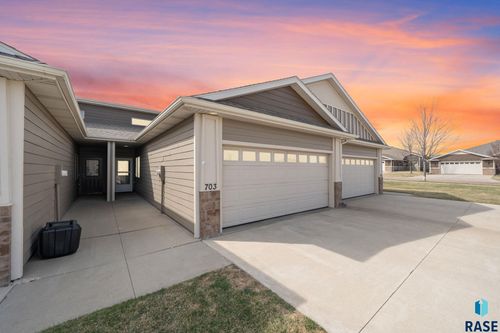 703 E El Dorado Ct Court, Sioux Falls, SD, 57108 | Card Image