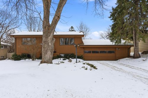 3832 Gettysburg Ave N, New Hope, MN, 55427-1607 | Card Image