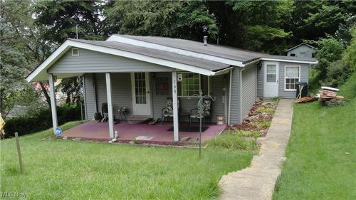 108 Linger Dr, Chester, WV, 26034-1175 | Card Image