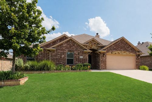 673 Fossil Wood Dr, Saginaw, TX, 76179-6356 | Card Image
