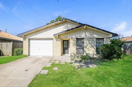 4906 Stagecoach Ln, Garland, TX, 75043-3531 | Card Image