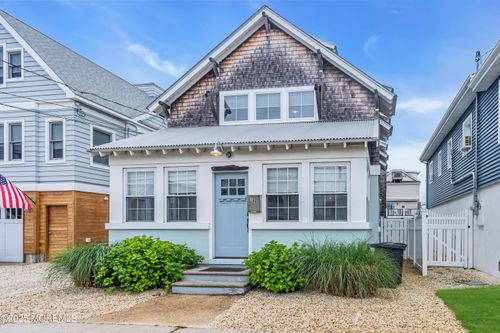 196 3rd Ave, Manasquan, NJ, 08736-3336 | Card Image