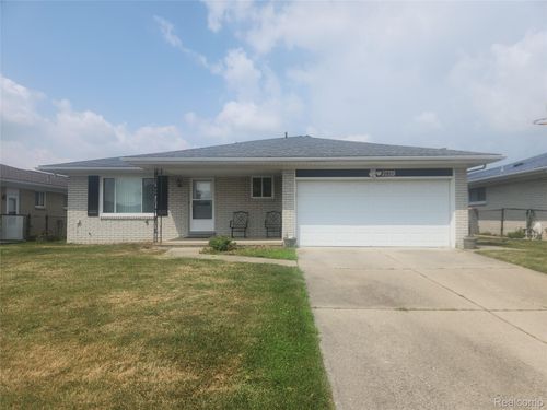 37729 Douglas Ct, Sterling Heights, MI, 48310-3590 | Card Image