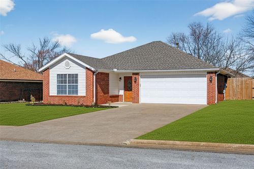 813 Marcus St, Bentonville, AR, 72712-7139 | Card Image