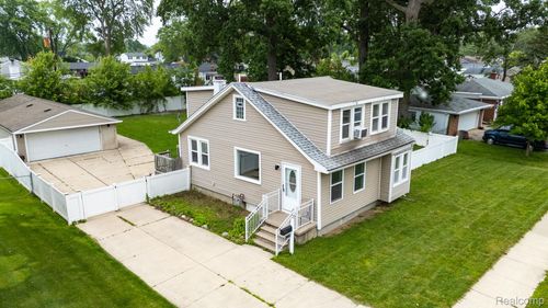 28626 Bock St, Garden City, MI, 48135-2803 | Card Image