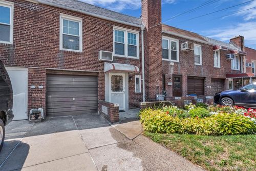 11512 135th Ave, South Ozone Park, NY, 11420-3119 | Card Image