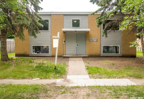 419 9th St E, Prince Albert, SK, S6V0Y1 | Card Image