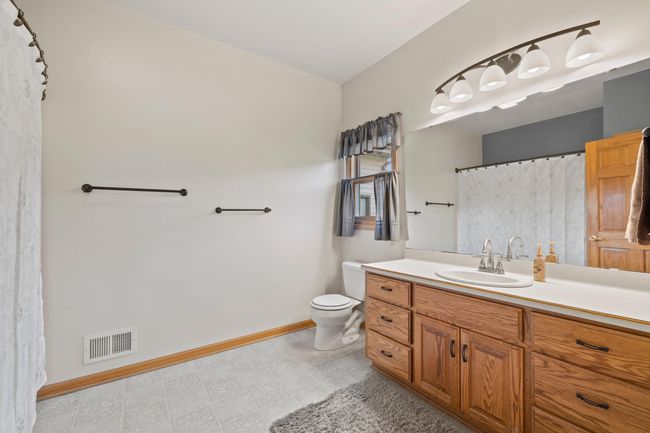 Primary bathroom main floor | Image 16