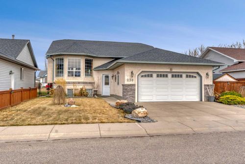 230 Strathford Cres, Strathmore, AB, T1P1N8 | Card Image