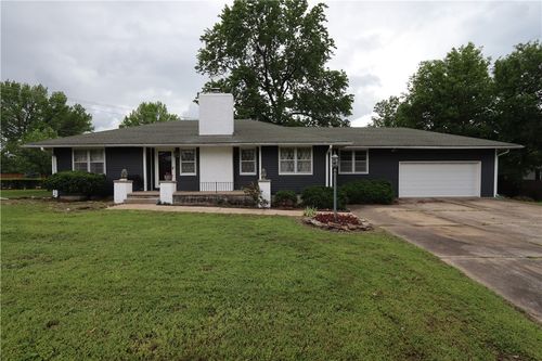 910 W Kensington Rd, Joplin, MO, 64801-1049 | Card Image