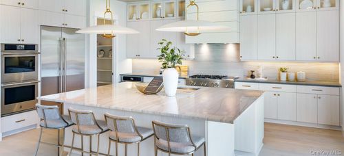 31-33 Fieldstone Knoll, North Castle, NY, 10504 | Card Image