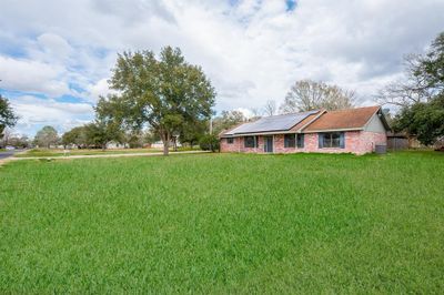 413 S Lavaca, House other with 3 bedrooms, 2 bathrooms and null parking in Louise TX | Image 3